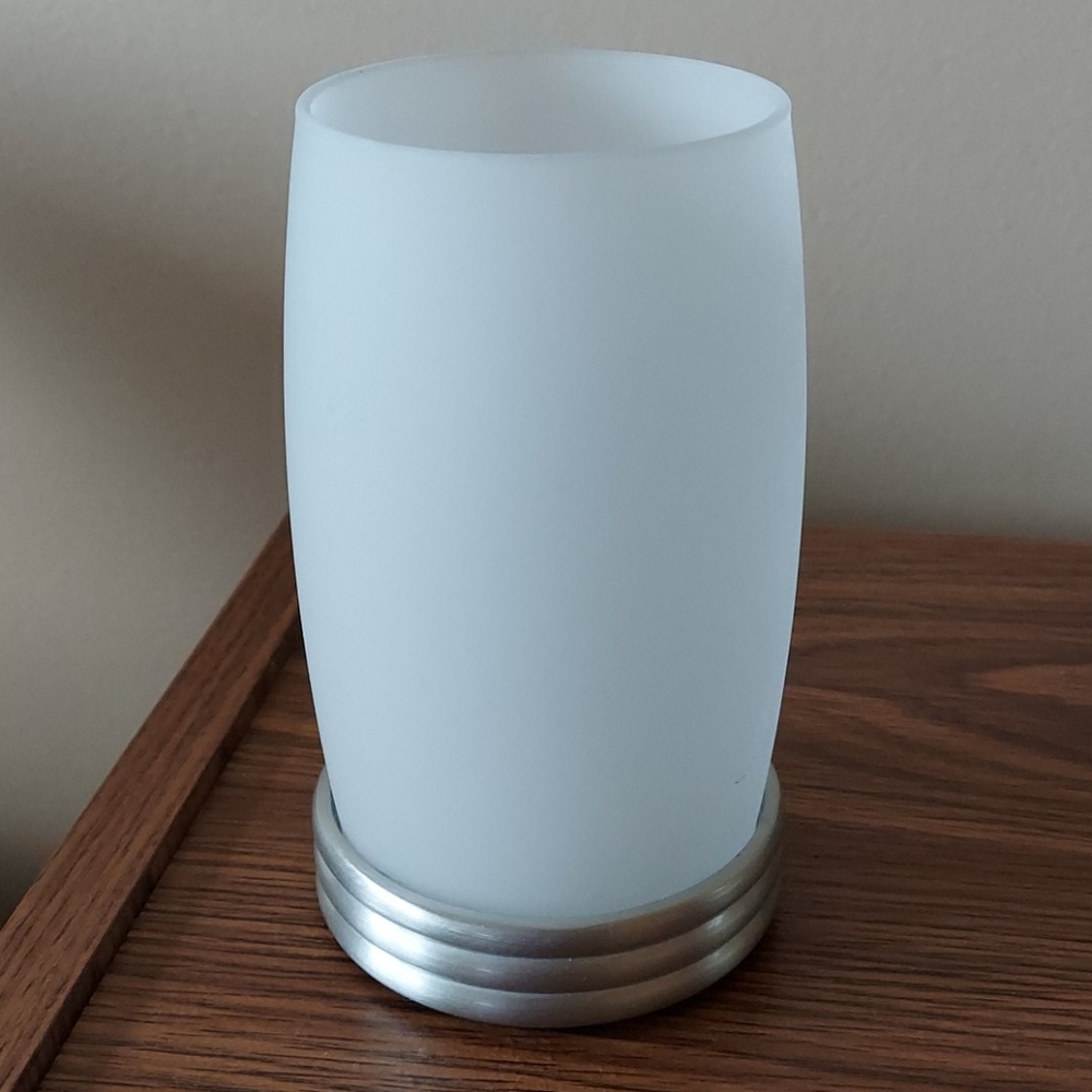 Party lite candle holder